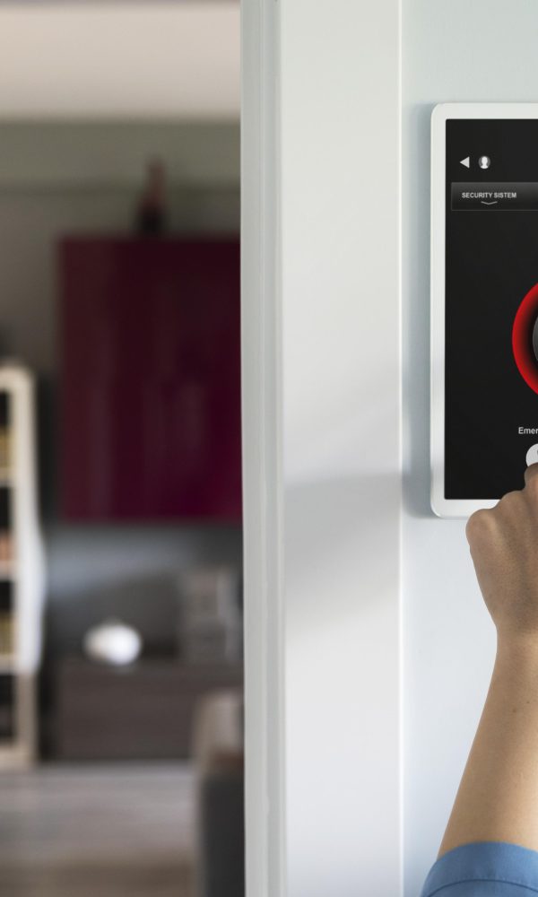 تركيب أنظمة أمنية متقدمة